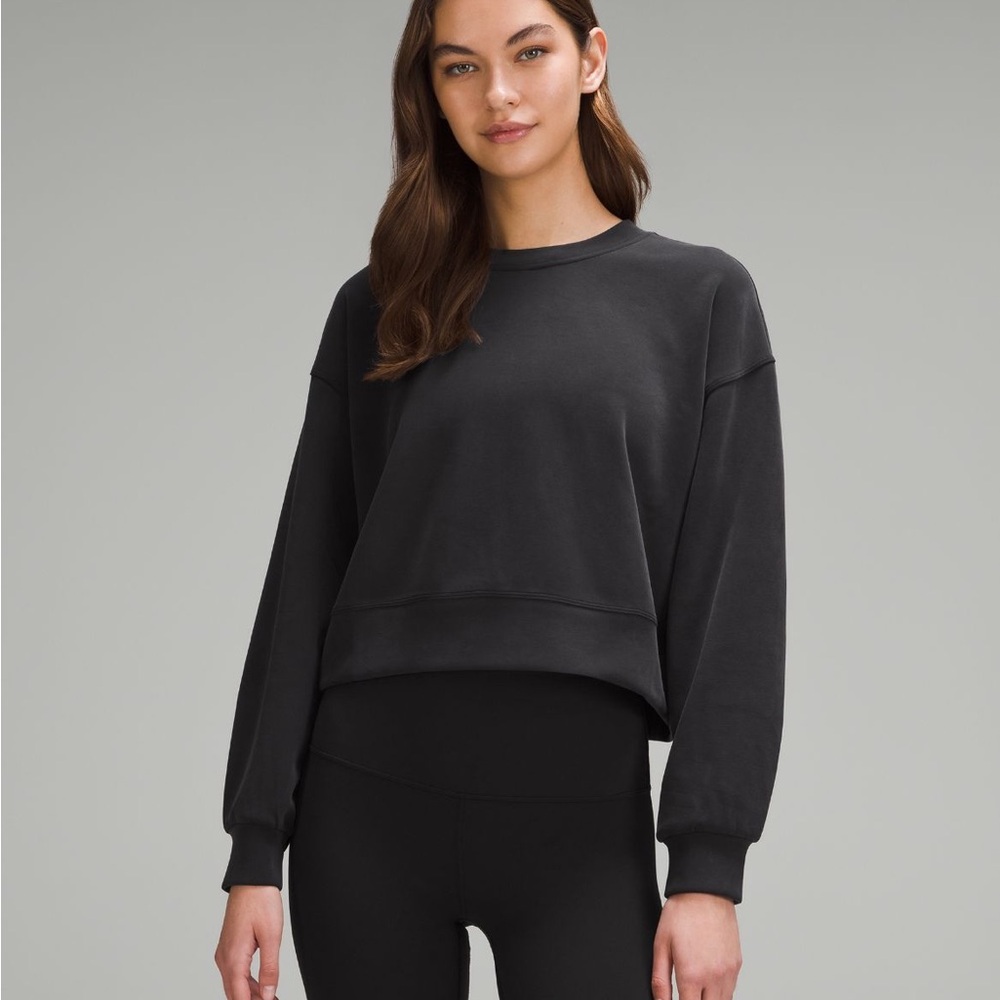Black Cropped Sweatshirt